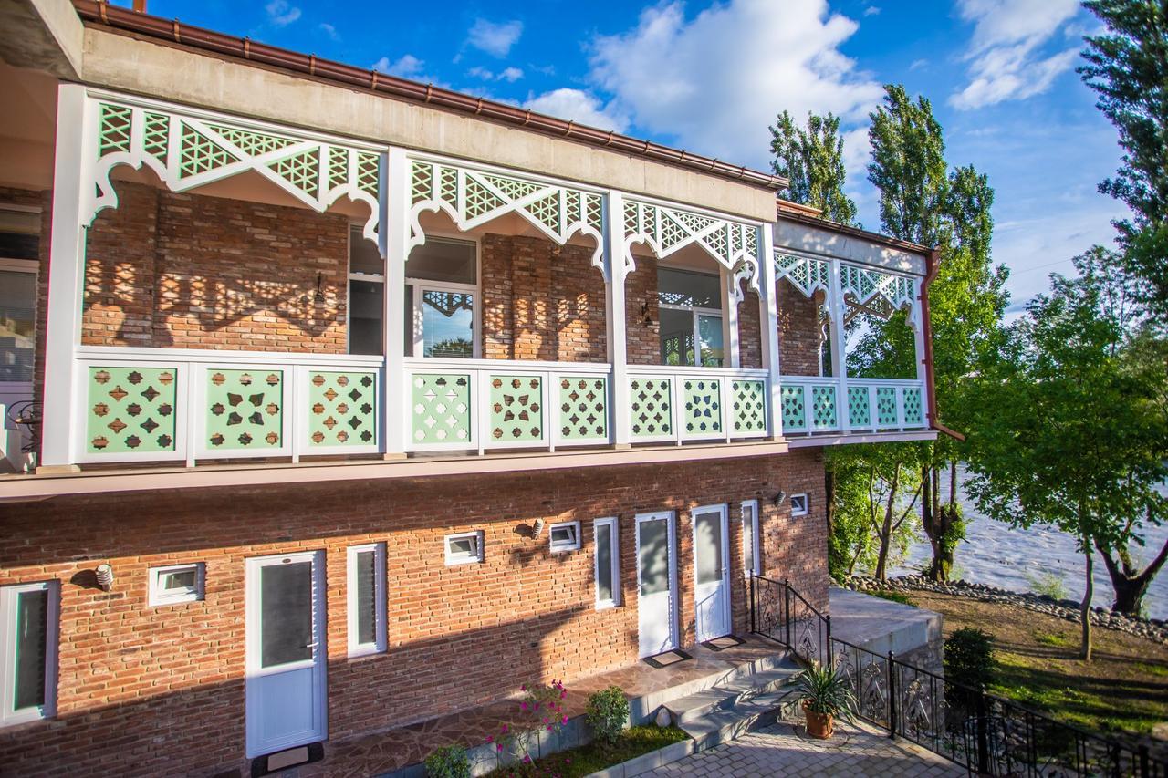 Hotel Paradise Road Kutaisi Exterior photo